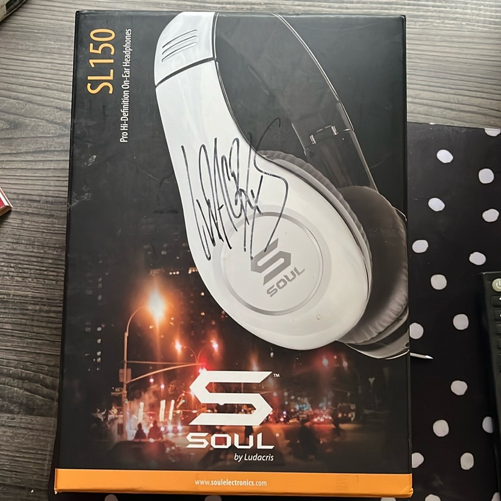 Soul by Ludacris Signed Box (authentic) Headphones